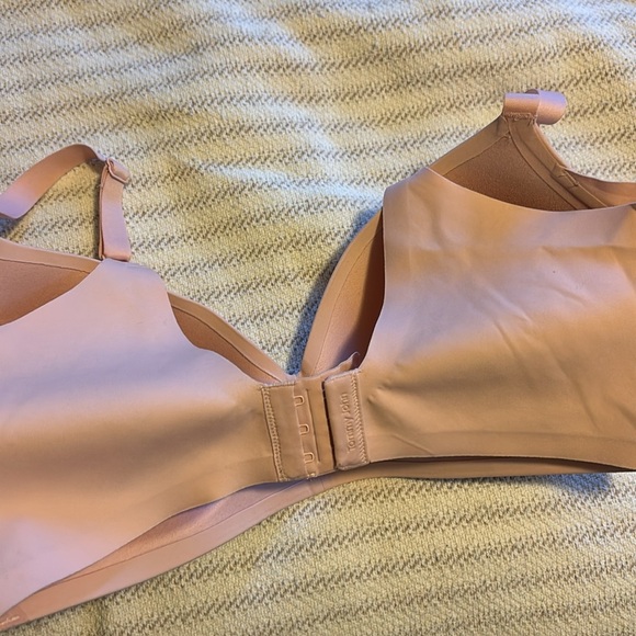 Tommy John Comfort Smoothing Lightly Lined Wireless Bra in Pale Pink Size 36D - Picture 6 of 9